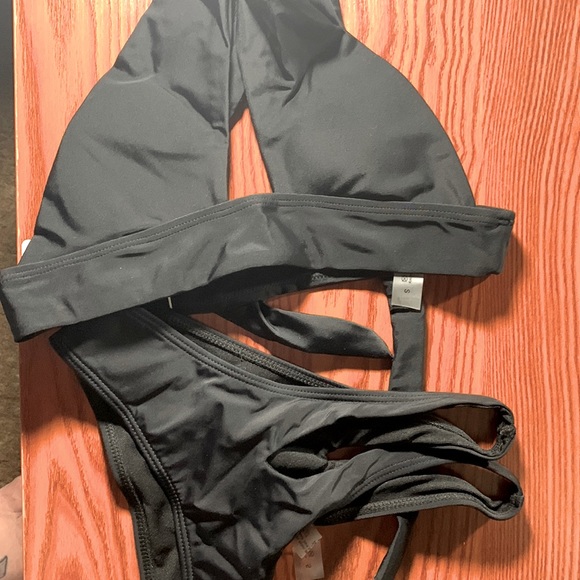 Black Two Piece Bikini Size S - Picture 1 of 7